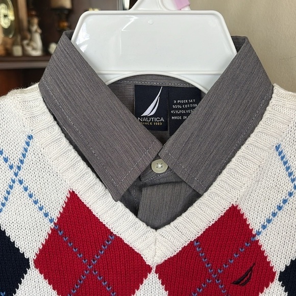 Brand New Nautica 2-Piece Argyle Sweater Vest & Gray Collared Button Down Shirt - Picture 6 of 13